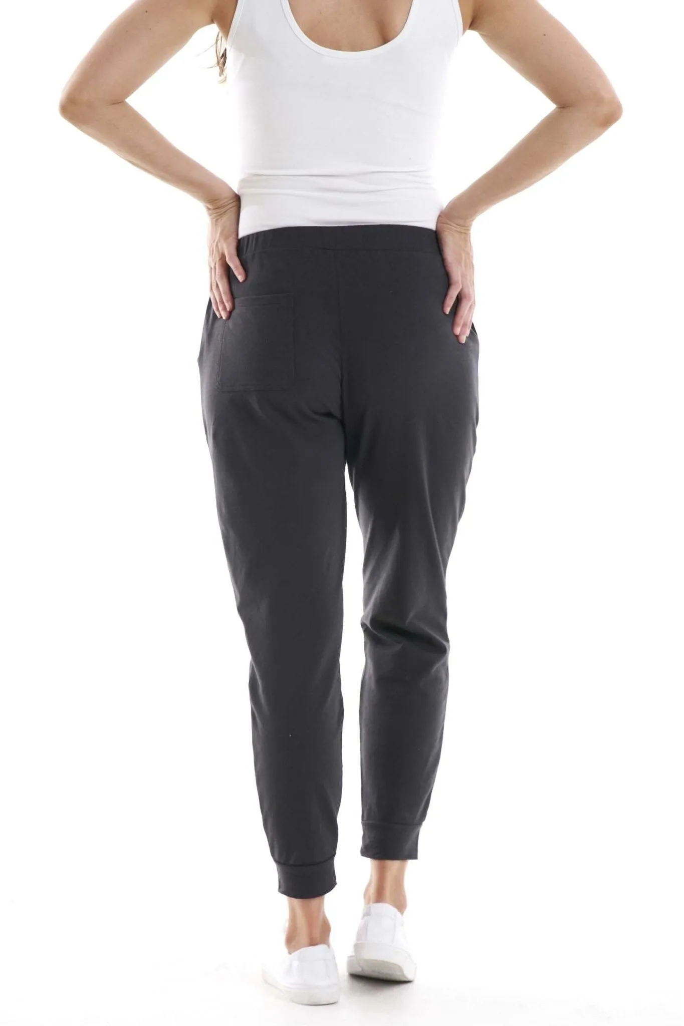 Betty Basics Lindsay Jogger Pant in Gunmetal