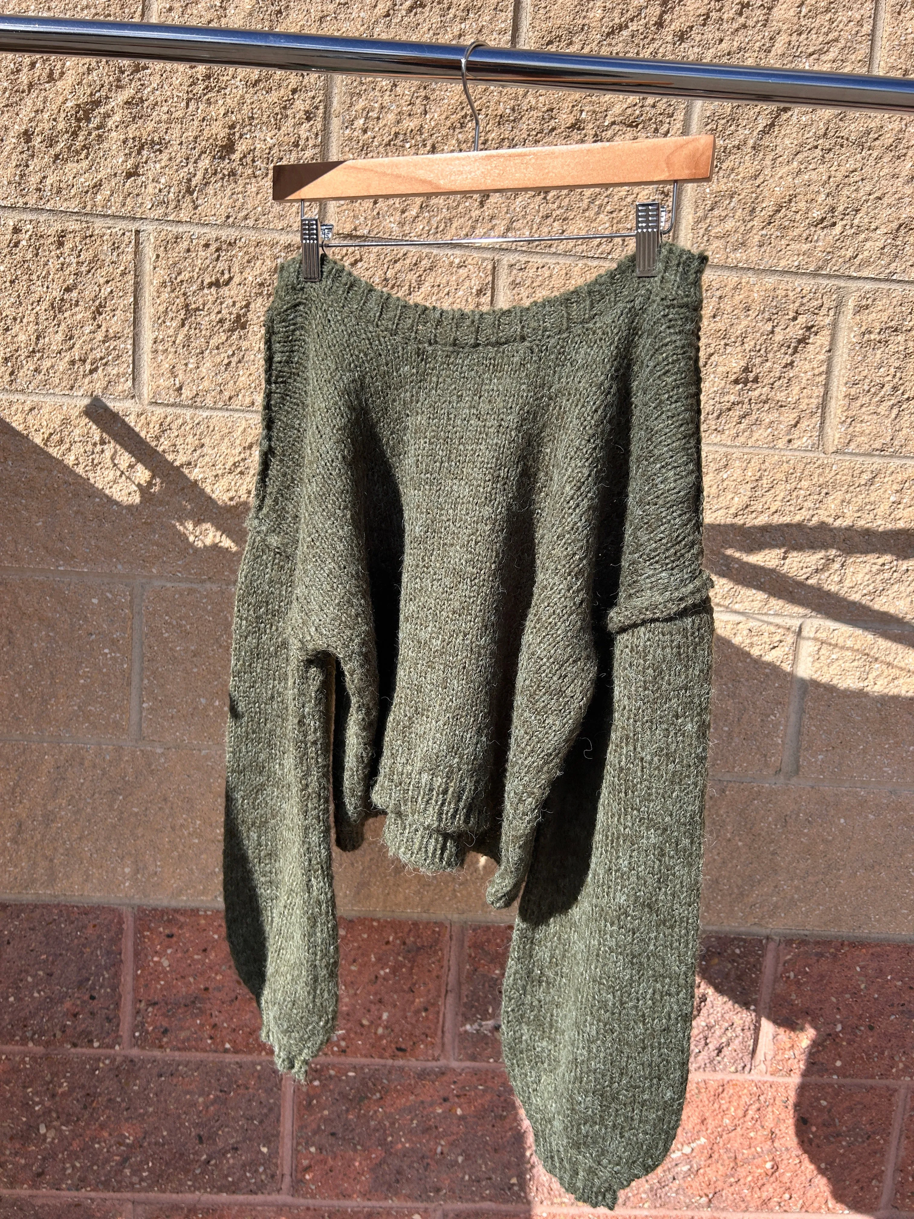 Lulus Sweater Size Small